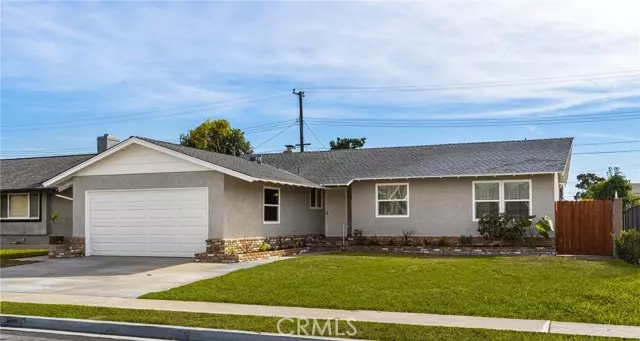 6692 Timaru CIR, Cypress, CA 90630