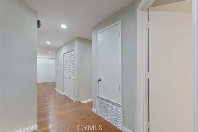 Toluca Lake, CA 91602,10409 Riverside DR 204