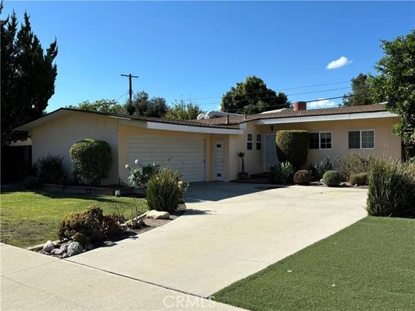 7351 Genesta AVE, Lake Balboa, CA 91406