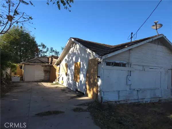 Riverside, CA 92501,577 W La Cadena DR