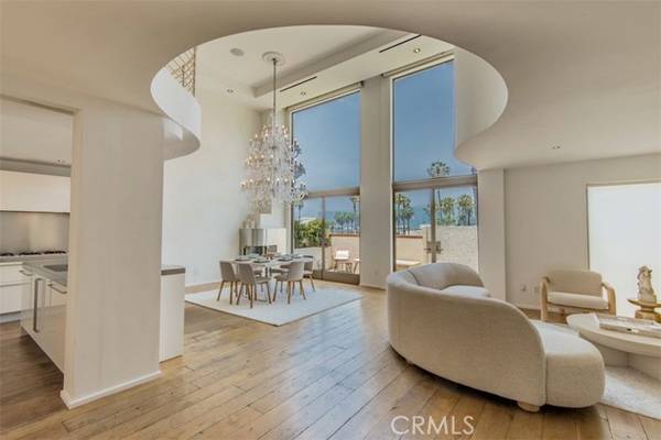 11 Marine Terrace 4, Santa Monica, CA 90401