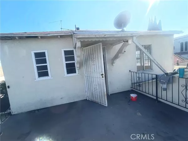 4435 E 60th ST, Maywood, CA 90270