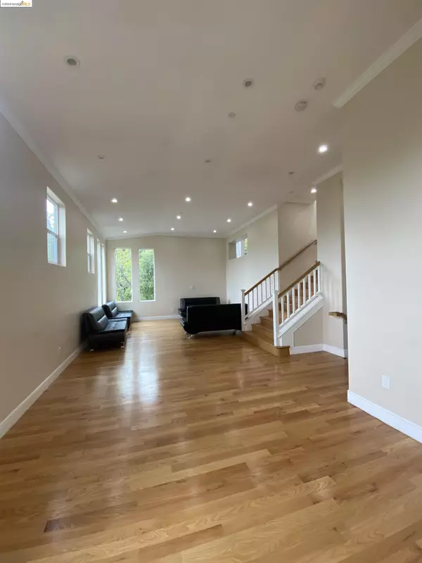 Berkeley, CA 94705,7026 Devon WAY
