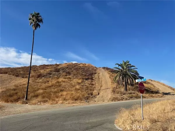 Lake Elsinore, CA 92530,1 Sky Line