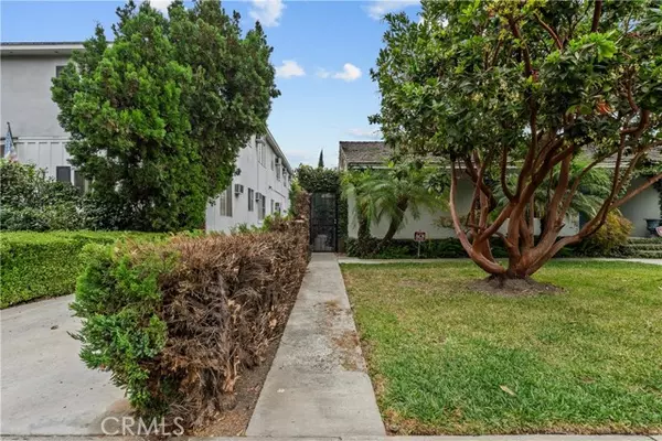 Toluca Lake, CA 91602,10530 Moorpark ST