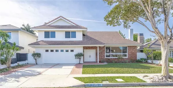 20081 Lawson LN, Huntington Beach, CA 92646