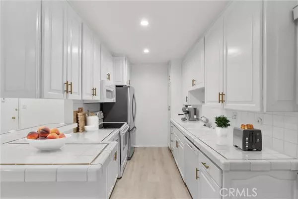 Encino, CA 91316,5320 Zelzah AVE 316