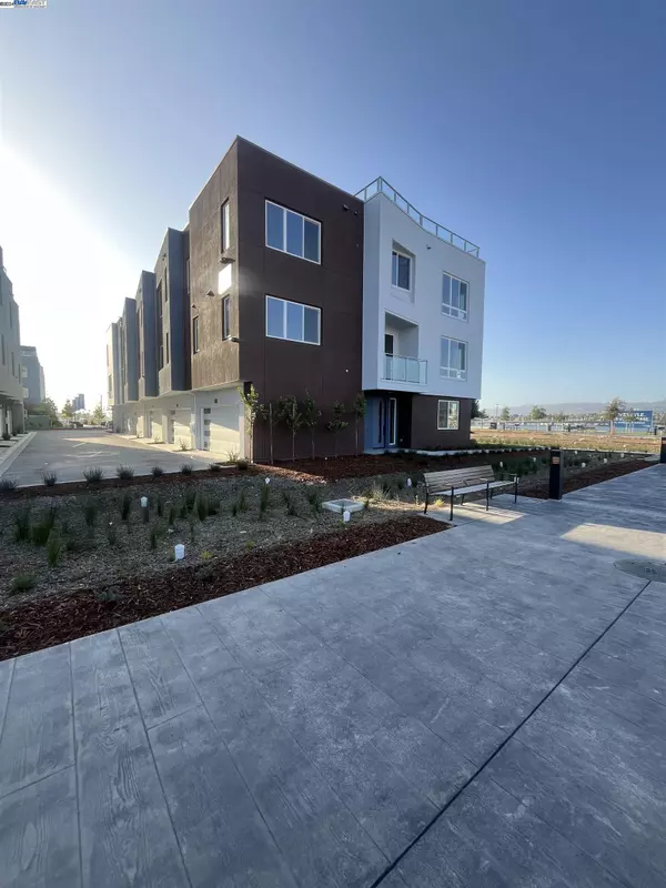 2388 Stanford ST, Alameda, CA 94501