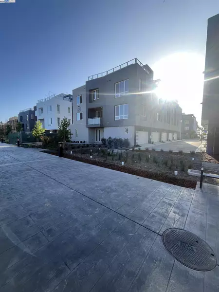 2364 Stanford ST, Alameda, CA 94501