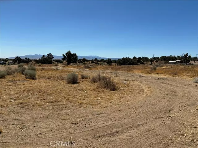 0 topaz AVE, Oak Hills, CA 92344