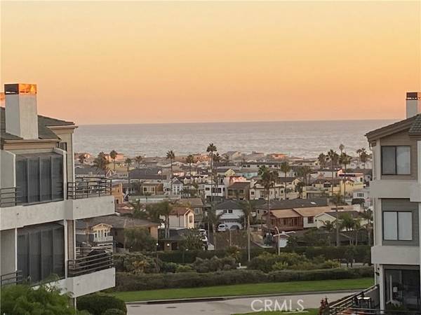 220 Nice LN 207, Newport Beach, CA 92663