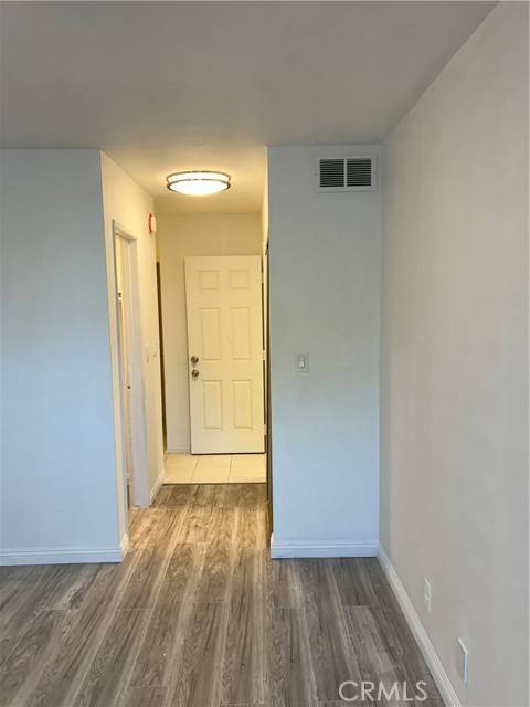 Tarzana, CA 91356,18620 Hatteras ST 272