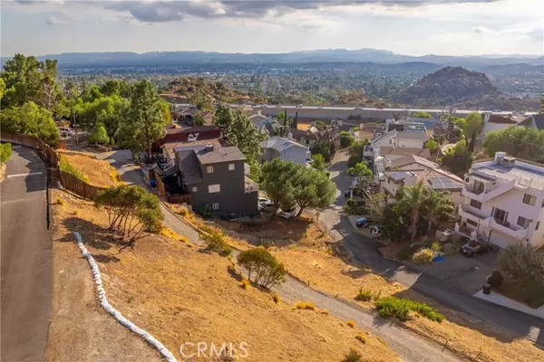 11 Mayan DR, Chatsworth, CA 91311
