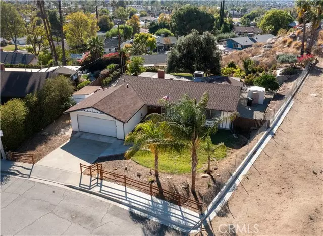 2527 Flanders RD, Riverside, CA 92507