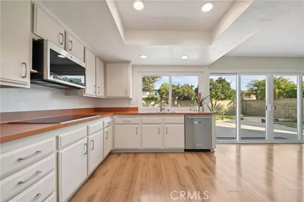 Huntington Beach, CA 92646,19032 Bridgeway LN