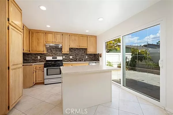 Yorba Linda, CA 92886,6812 Rocky Grove CT 11