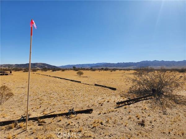 2 AC Sunkist RD, Joshua Tree, CA 92252