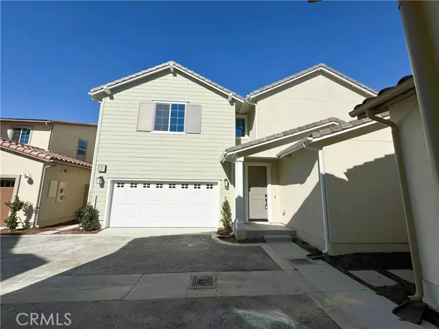 Fontana, CA 92336,6985 Mallow DR 2