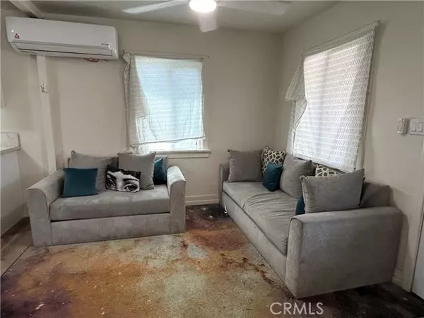 San Bernardino, CA 92411,1253 W Victoria ST 1/2