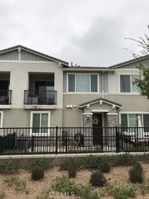 Fontana, CA 92336,16570 Wyndham LN 4