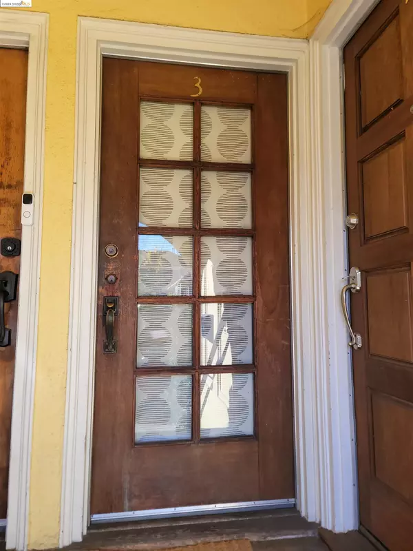 Berkeley, CA 94704,1901 Parker St 3