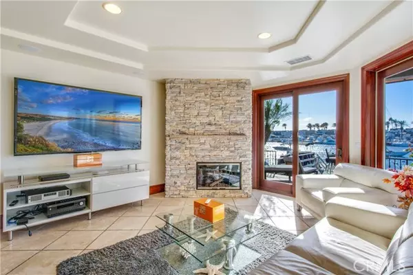 Newport Beach, CA 92663,323 Via Lido Soud