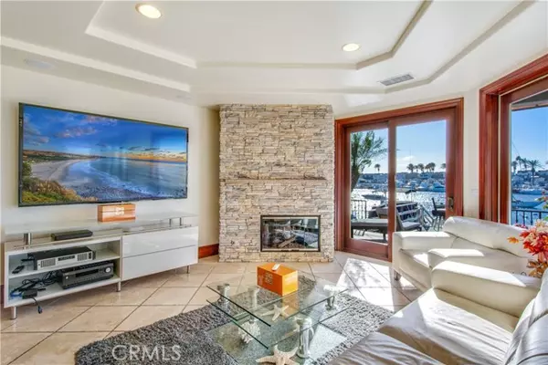 Newport Beach, CA 92663,323 Via Lido Soud