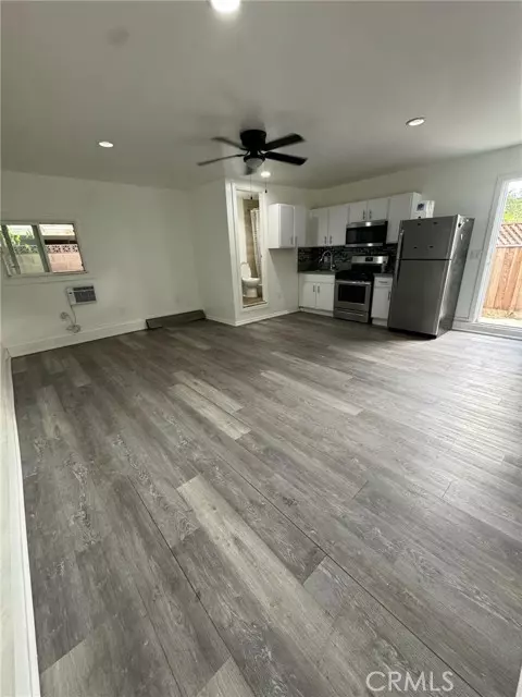 6938 Topeka DR, Reseda, CA 91335