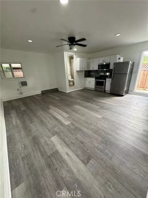 6938 Topeka DR, Reseda, CA 91335