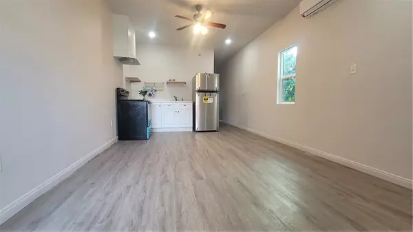 North Hollywood, CA 91602,10806 Sarah ST