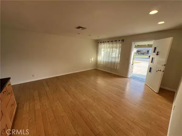 Huntington Beach, CA 92647,6431 Yale CIR