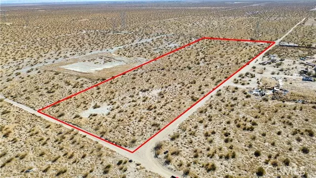 2 Sandstone, Phelan, CA 92371