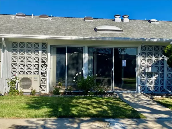 13824 Fresh Meadow Ln., M3-13E, Seal Beach, CA 90740