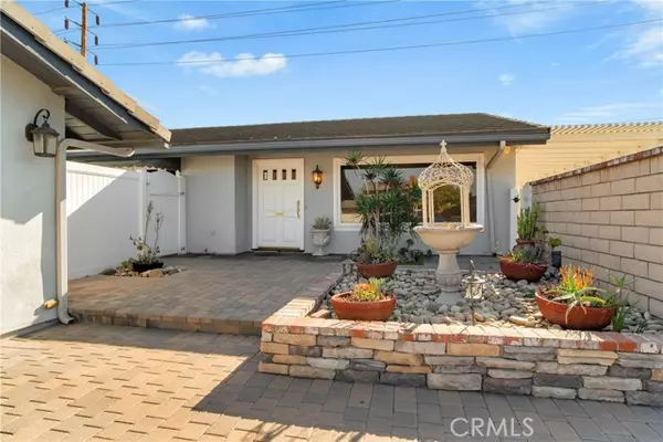 Costa Mesa, CA 92626,1657 Texas CIR