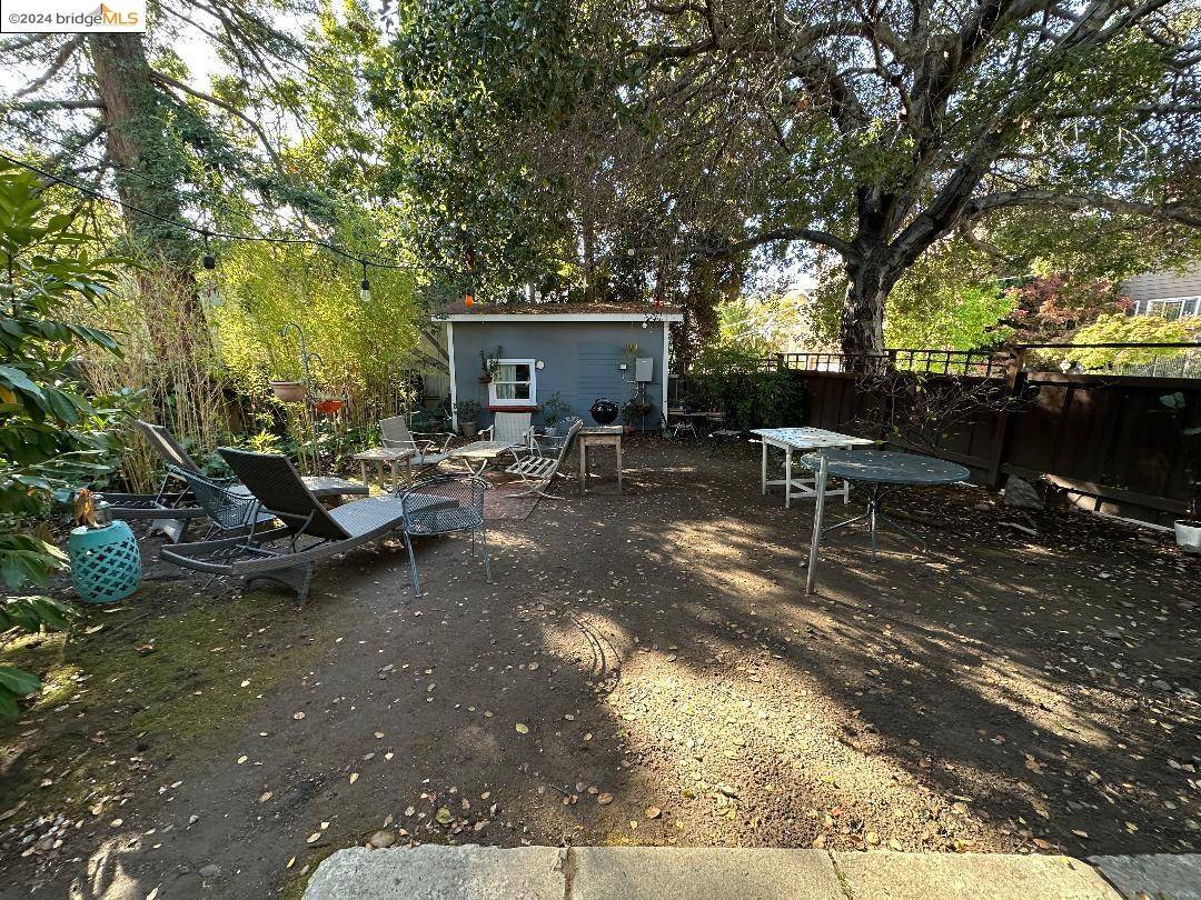 Oakland, CA 94610,353 Bellevue Ave