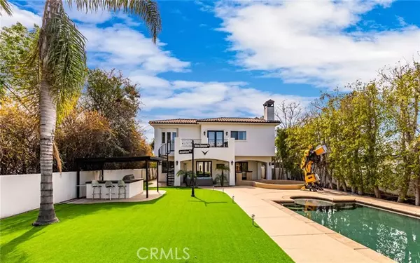 23123 Oxnard ST, Woodland Hills, CA 91367