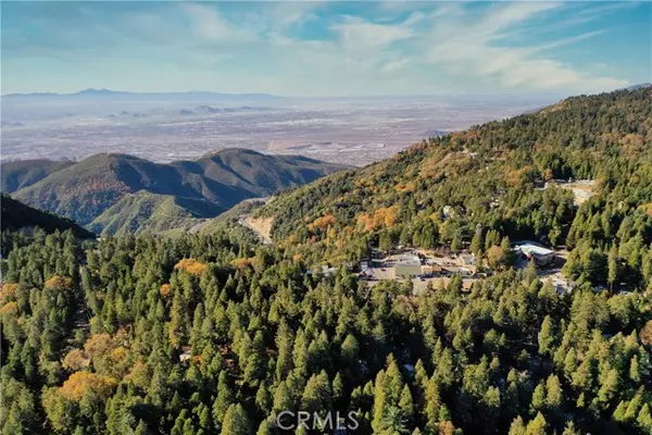 828 Big Oak RD, Crestline, CA 92325