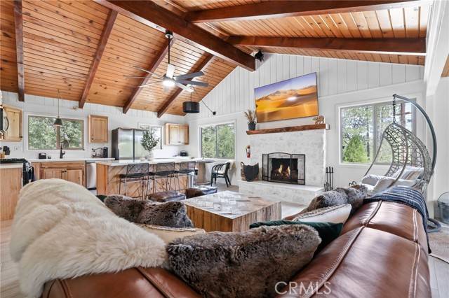 41625 Thrush CT, Big Bear Lake, CA 92315