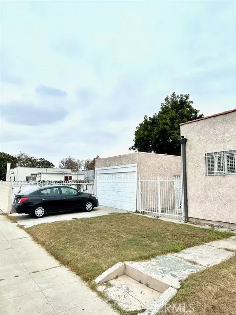 Los Angeles, CA 90047,2067 W 65th PL