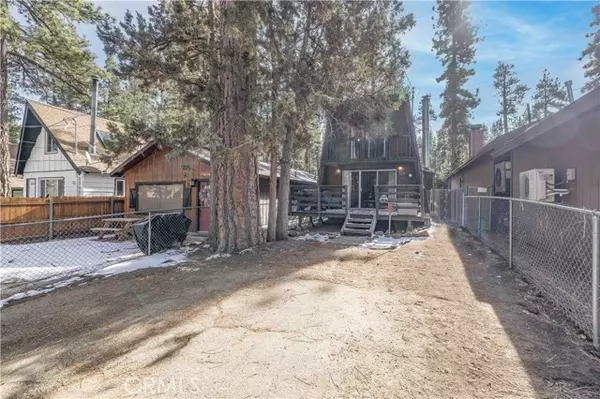 Big Bear City, CA 92314,326 E Country CLB