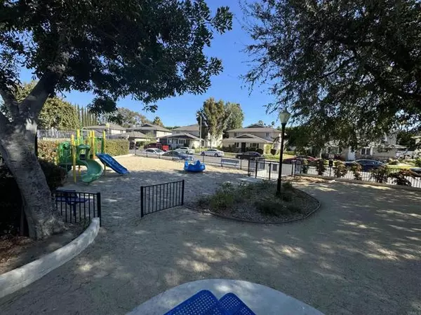 Newbury Park, CA 91320,609 Avenida De La Plata