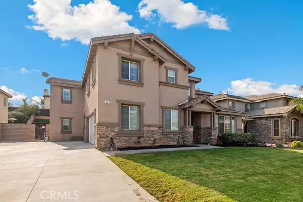 450 Rocco CIR, Corona, CA 92882