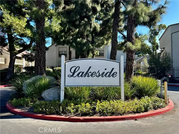 10520 Lakeside DR L, Garden Grove, CA 92840
