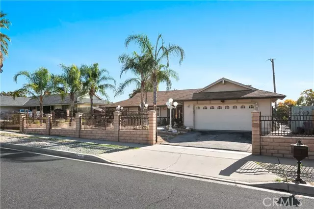 26163 Mirada ST, Highland, CA 92346