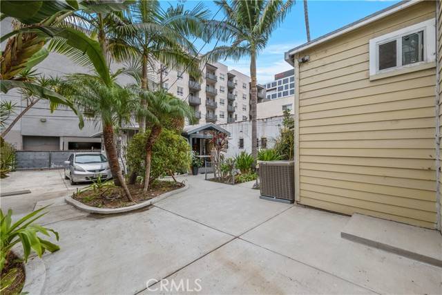 Los Angeles, CA 90028,5824 Harold WAY