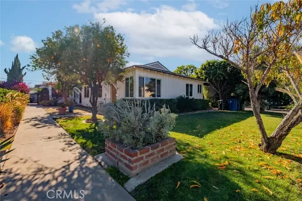 Sherman Oaks, CA 91401,14418 Martha ST