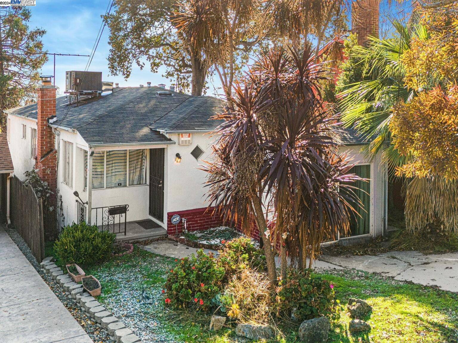 2718 Oliver Ave, Oakland, CA 94605