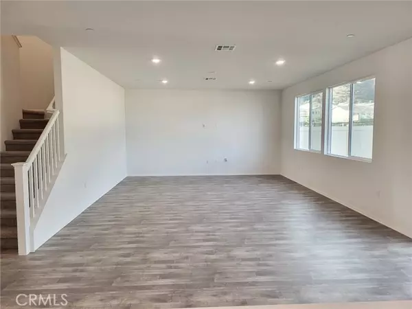 Corona, CA 92883,26318 Moorpark ST