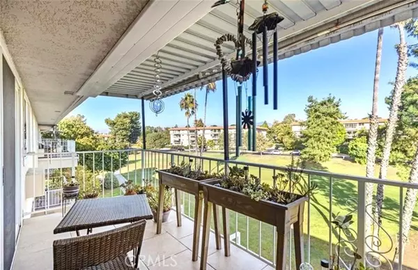 Laguna Woods, CA 92637,2390 Via Mariposa 3C