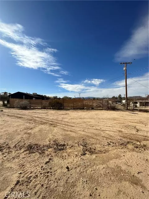 Joshua Tree, CA 92252,60450 Alta Mesa DR